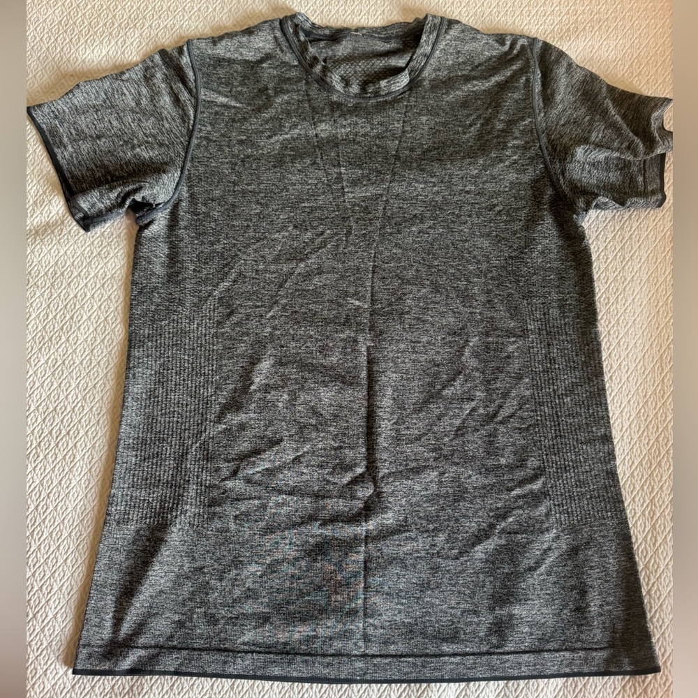 Lululemon’s Men's Gray Athletics T-Shirt